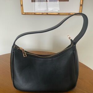 Elegant Black Leather Shoulder Bag